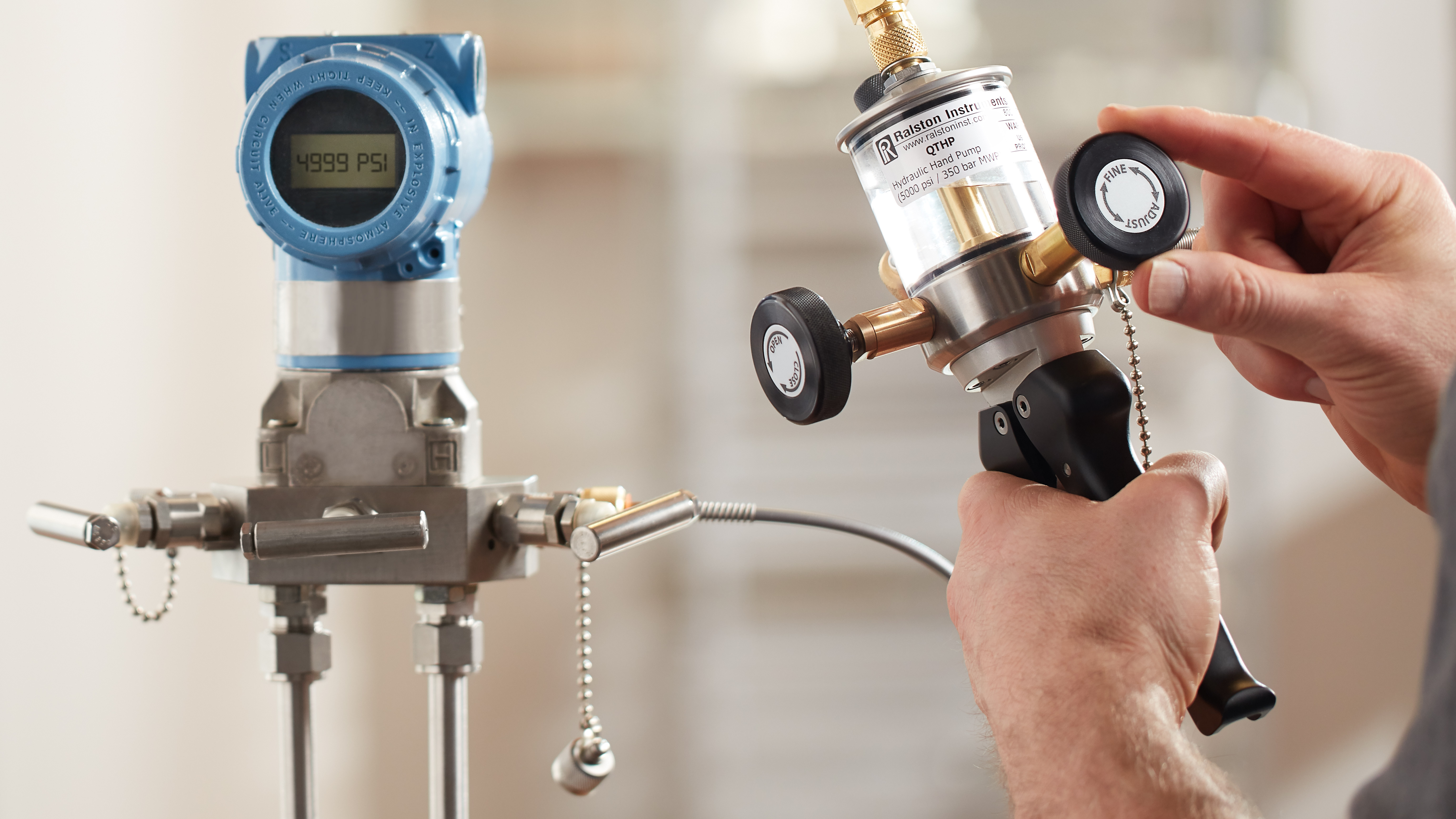 Ralston QTHP Hydraulic Pump with LC10 Gauge Kit